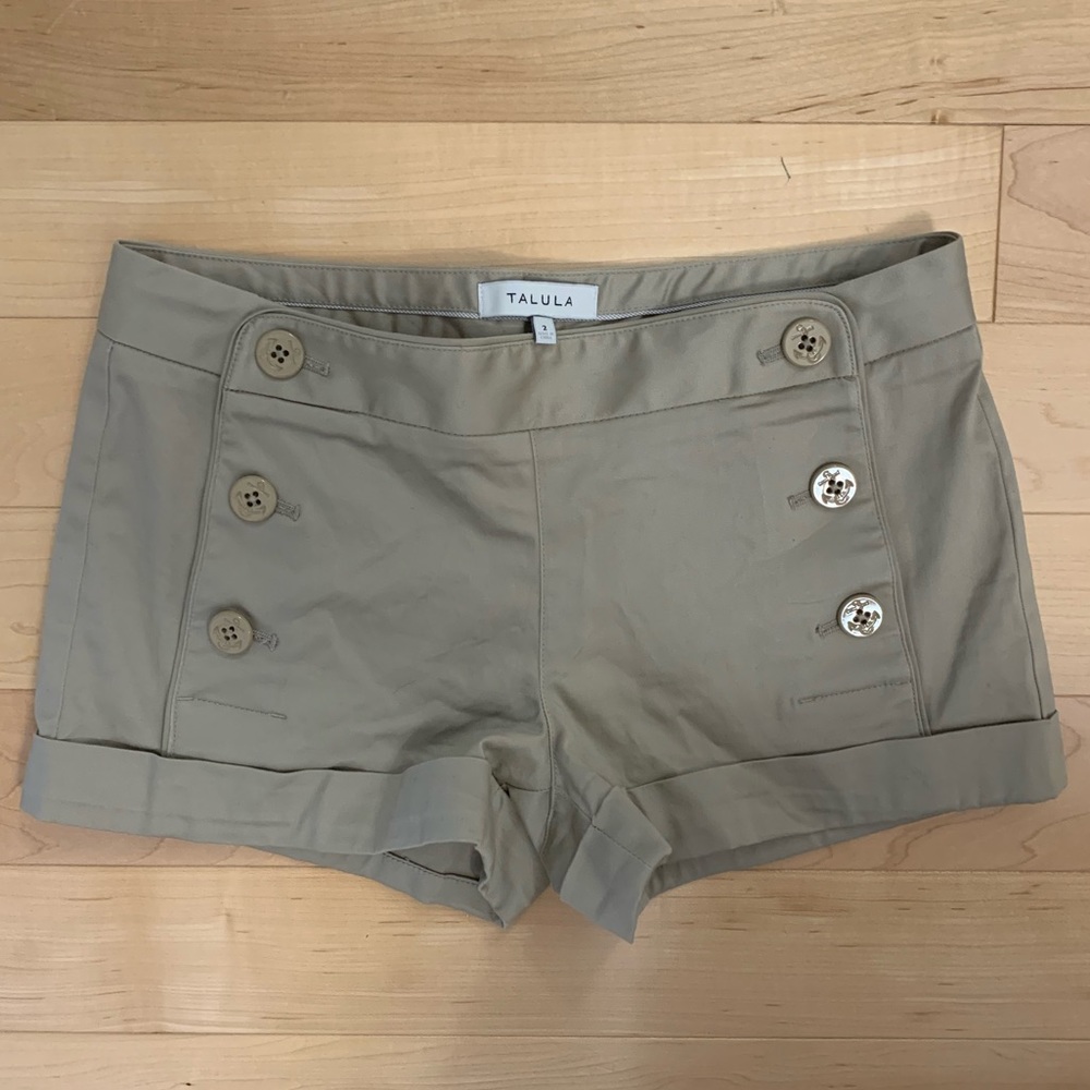 Aritzia Talula shorts